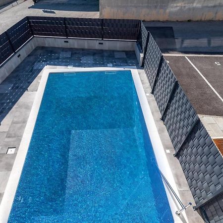Poolside 2 Bedroom Ap. Mare Trogir Extérieur photo