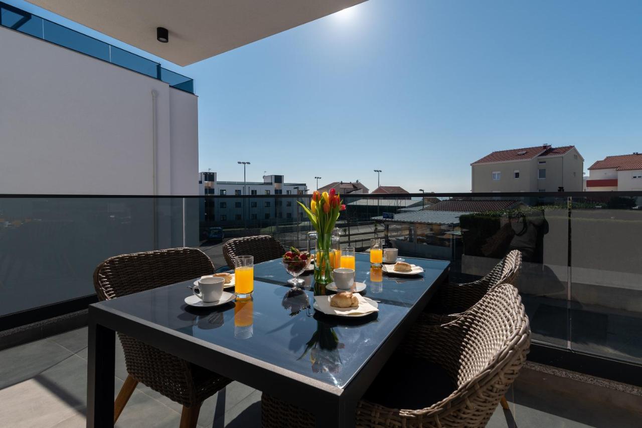 Poolside 2 Bedroom Ap. Mare Trogir Extérieur photo